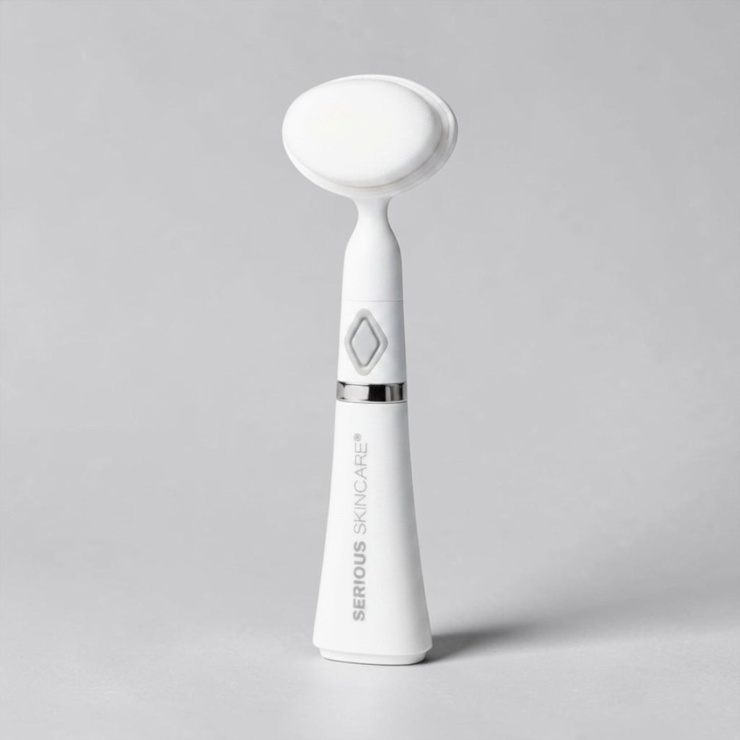 Ultra-soft ultrasonic facial cleansing tool with 80,000 micro-fine sonic bristles for deep cleansing, smoother skin and a refreshed complexion.